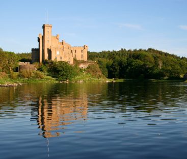 Dunvegan Castle Library Pics (27)