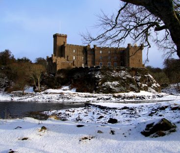 Dunvegan Castle Library Pics (52)