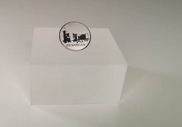 Dunvegan Castle Pin Badge - Image 2