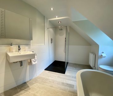 Gardens Cottage (52a)